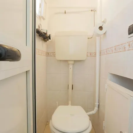 Apartment Nervi - In Discesa Sul Mare Genua