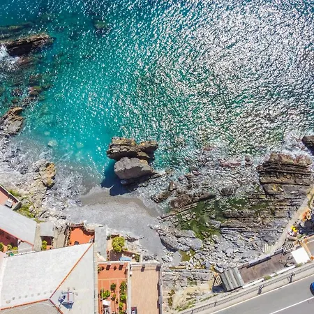 Nervi - In Discesa Sul Mare Gênes